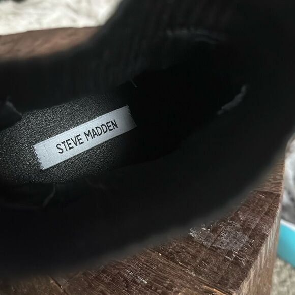 Steve Madden Zappa Lug Sole Black Pull On Chelsea Boot - Picture 8 of 9